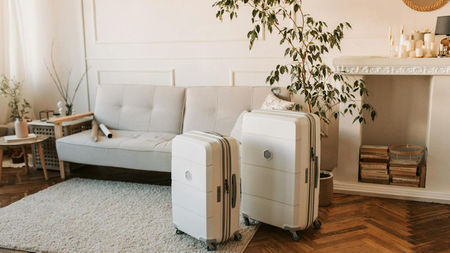 Handling Last Minute Home Problems Before a Trip 