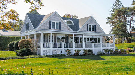 Hiring Skilled Experts To Install A Secure Luxurious House Shield