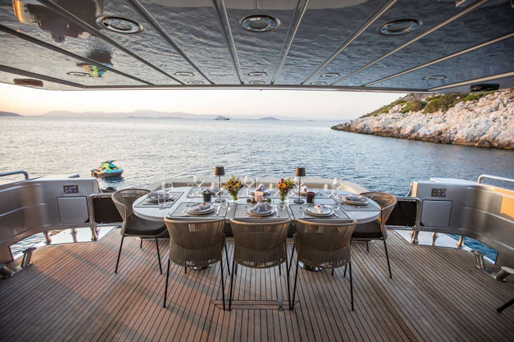 yacht